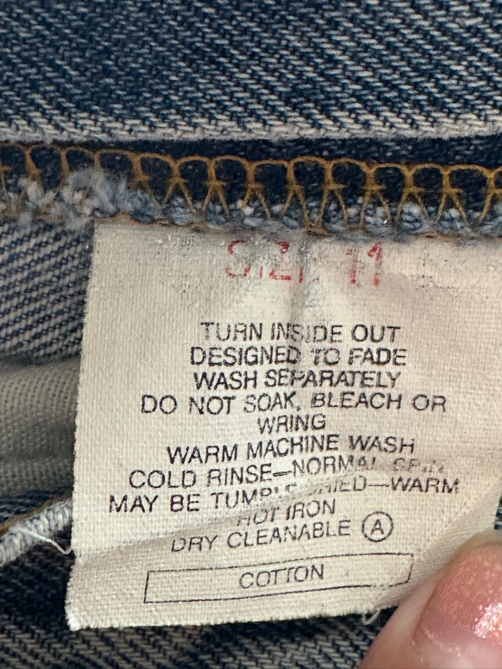 Levi's Women's Skinny Jeans with Multicolor Scenic Print - Picture 4 of 5
